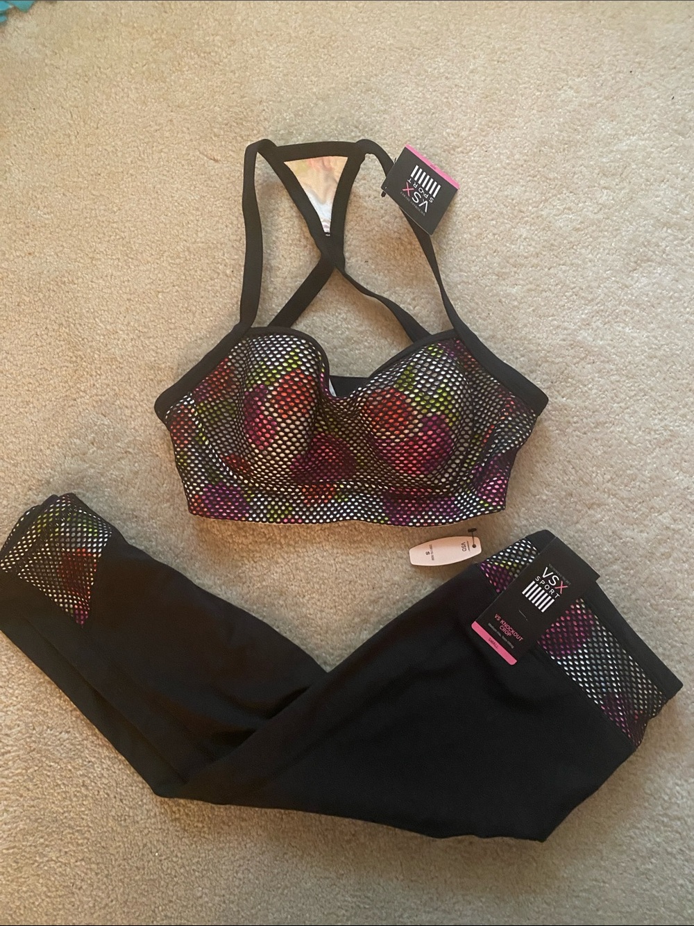 VSX sport 32D sports bra and knockout crop set small